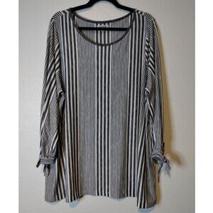 Max Studio Size 2X Gray White Striped Tie Knot Sleeves Super Soft Tunic T-Shirt